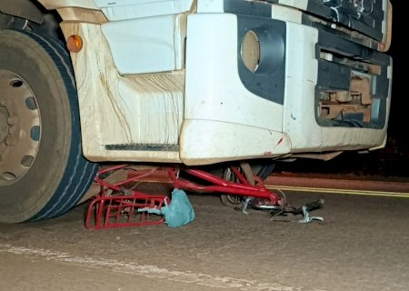 Dourados - Ciclista morre atropelada por caminhão no anel viário