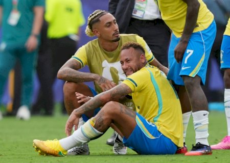 Neymar chora e deixa Copa como segundo brasileiro a jogar quatro edições sem título