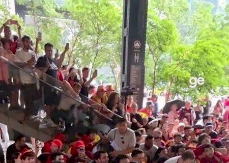 Borja Iglesias critica valor do ingresso para a final da Copa do Mundo: "Uma vergonha"