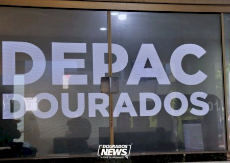 Mulher é presa após furtar roupas em duas lojas no centro