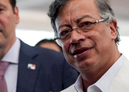 Gustavo Petro antecipa saída da Presidência da Colômbia