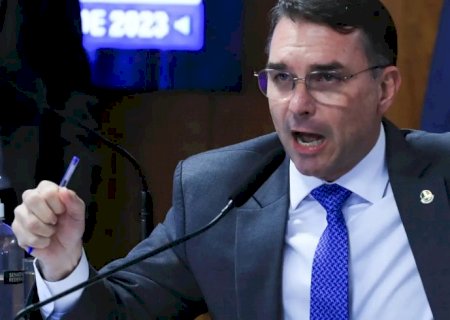 Missão pede investigação sobre filiação falsa de Flávio ao partido