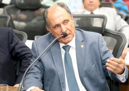 Zé Teixeira reivindica melhorias em Itaporã e garante asfalto em Nova Alvorada