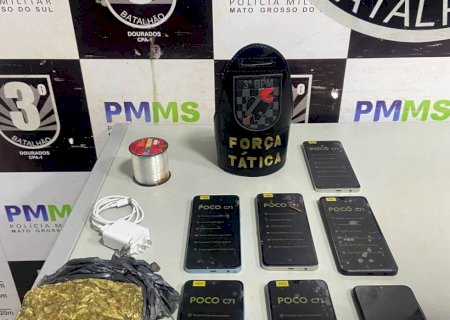 Dourados - Homem é preso tentando arremessar celulares para dentro da PED