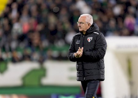 Dorival sobe o tom e cobra elenco por má fase do São Paulo: "É inadmissível. Vergonhoso"