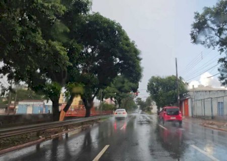 Frente fria aumenta chance de temporais em MS nesta sexta-feira