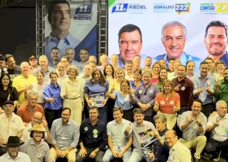 Riedel e Reinaldo reúnem 77 dos 79 prefeitos em evento de campanha na Capital