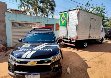 Cativeiro é 'estourado', polícia resgata vítima de roubo e prende quatro