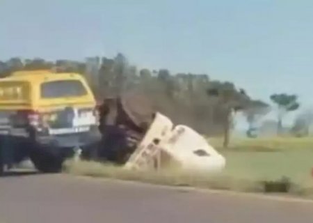 Motorista morre após carreta tombar na MS-164