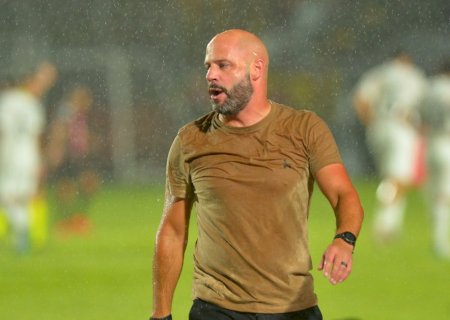 Franclim Carvalho é o 15º técnico demitido no Brasileirão 2026; veja a lista