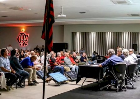 Sócios do Flamengo pedem afastamento de vice-presidente por conflito de interesse; entenda