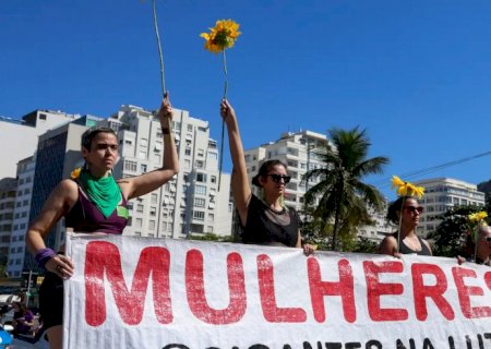 Mulheres vão às ruas pela votação do PL da Misoginia