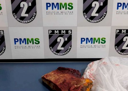 Homem é preso após tentar matar jovem com pedrada na cabeça 