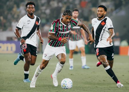John Kennedy leva a pior em dividida e deixa gramado chorando em Fluminense x Vasco; veja lance