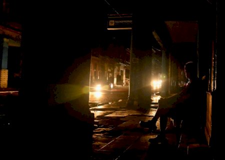 Cuba volta a ficar no escuro com colapso de rede elétrica