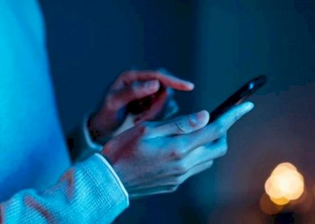 Jovem é ameaçada de ter vídeos íntimos vazados após chantagem pelo WhatsApp no MS