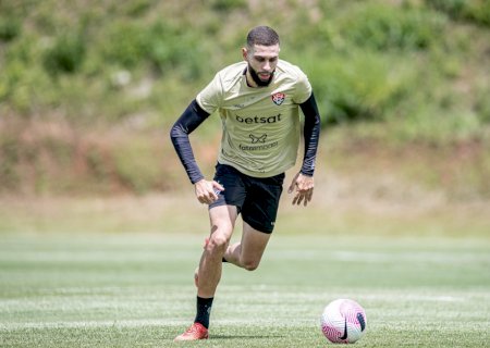 Vitória sofre transfer ban da Fifa por negociação envolvendo Wagner Leonardo; entenda