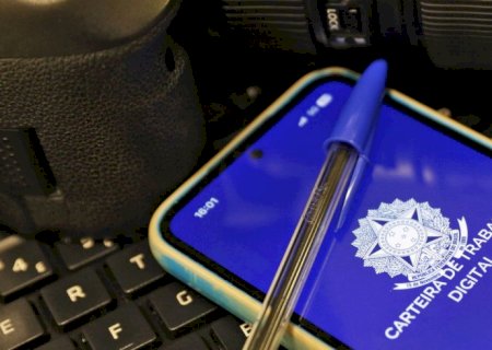 Desemprego cai para 5,3%, o menor para o trimestre terminado em julho