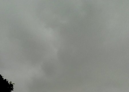 Céu escurece em Itaporã neste sábado e previsão aponta chuva e trovoadas até segunda-feira