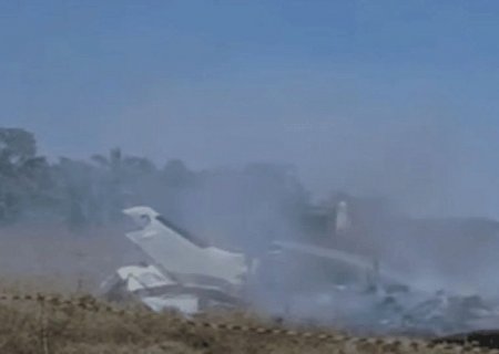 Avião cai e deixa três mortos carbonizados em fazenda de Mato Grosso