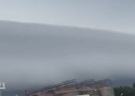 “Paredão” de nuvens avança sobre Maracaju durante alerta de tempestade