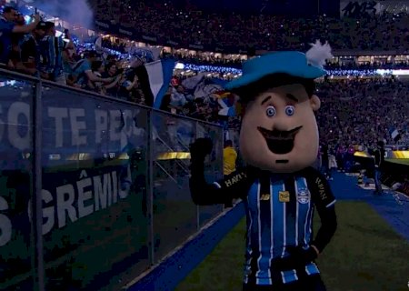 Grêmio provoca o Inter e toca valsa na Arena; veja vídeo