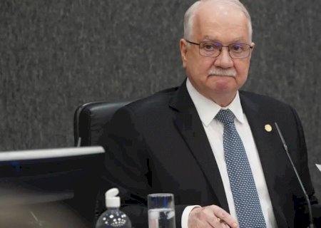 Fachin dá 24 horas para PF enviar informações sobre celular de Vorcaro