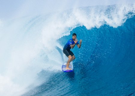 Slater questiona nota 10 de Medina em Fiji após saída do tubo para garantir prioridade