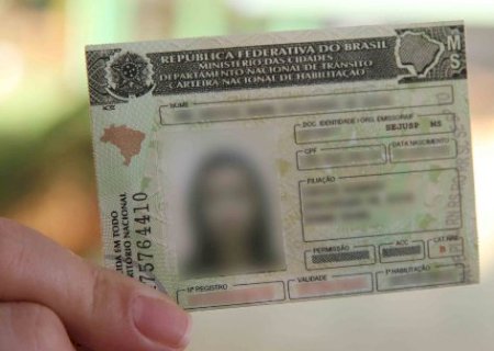 Prazo muda de novo e CNHs ficam v&aacute;lidas at&eacute; dezembro