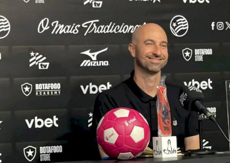 Bellão desconversa sobre efetivação e elogia Botafogo em empate: "Tivemos chances claras"