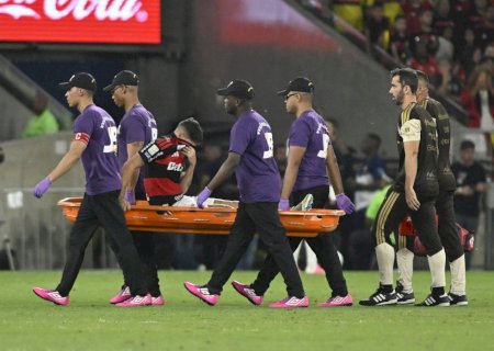 Ayrton Lucas se lesiona e deixa campo chorando em Flamengo x Bragantino