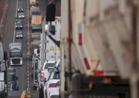 Feriad&atilde;o ter&aacute; quase 300 mil ve&iacute;culos na BR-163; veja os piores hor&aacute;rios