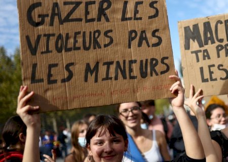 Adolescentes franceses se juntam para mais um dia de protestos