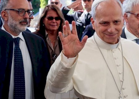 Cirurgia do papa foi bem-sucedida e conforme o planejado, diz Vaticano
