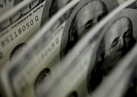 Dólar sobe 8,21%, e bolsa cai 13,88% após reeleição de Lula