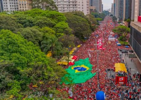 Campanha de Lula aciona TSE após post falso sobre comício na Paulista