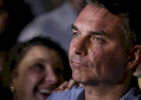 Em sabatina, Flávio não explica propostas e faz acusações sem provas
