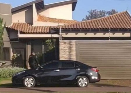 Gaeco amanhece na casa de presidente de hospital em Sidrolândia (vídeo)