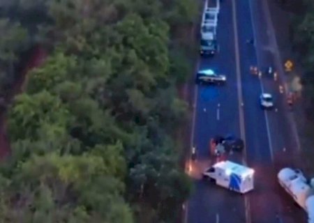 Colisão entre caminhonete e caminhão de combustível mata duas pessoas na BR-158