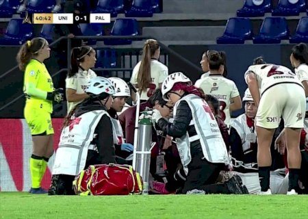 Vídeo: jogadora passa mal em Universitario x Palmeiras e precisa de máscara de oxigênio