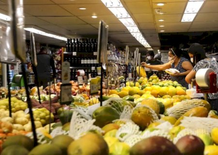 INPC, inflação que corrige salários, acumula 4,29% em 12 meses