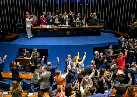 Em vitória do governo Lula, Senado aprova PEC do fim da escala 6x1