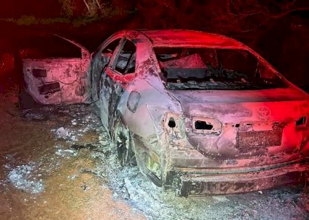 Corpo carbonizado &eacute; encontrado em carro queimado na fronteira